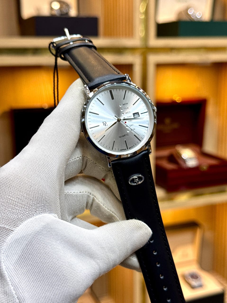 DL Men’s Minimalist Quartz Watch with Day-Date Display & Leather Strap