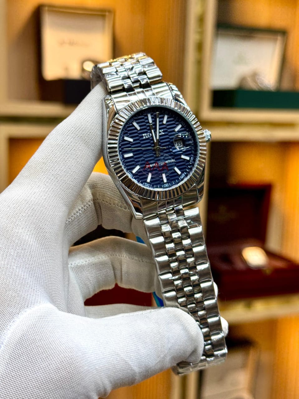 Men’s Luxury Gold Jubilee Bracelet Watch – Fluted Bezel & Date Display