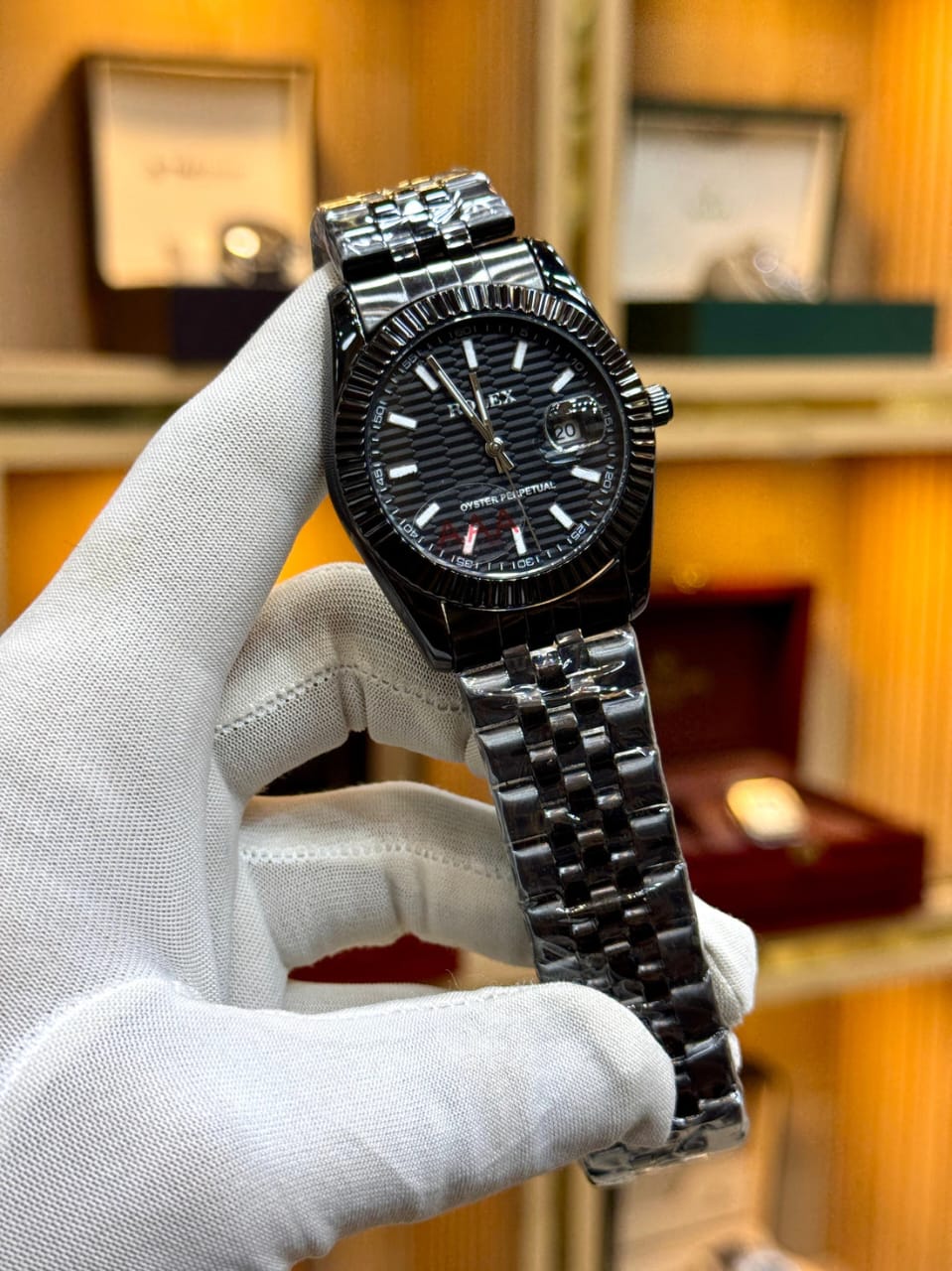 Men’s Luxury Gold Jubilee Bracelet Watch – Fluted Bezel & Date Display